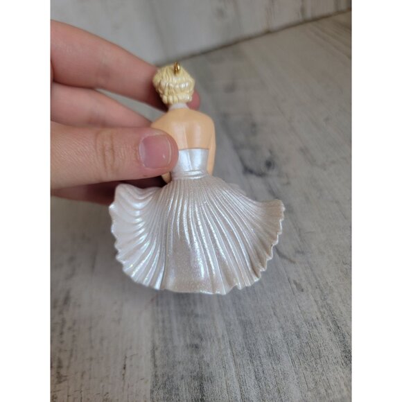 Carlton cards 1998 Marilyn Monroe dress ornament Xmas - Picture 4 of 6